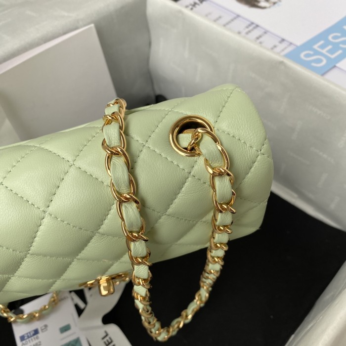 Handbag Chanel size 20 cm