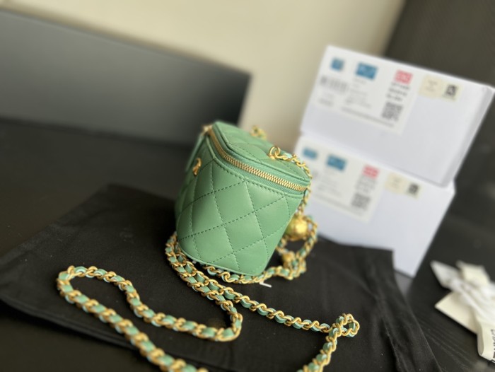 Handbag Chanel AP1447 size 8.5cmx11cmx7 cm