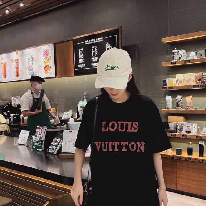 Clothes Louis Vuitton 391