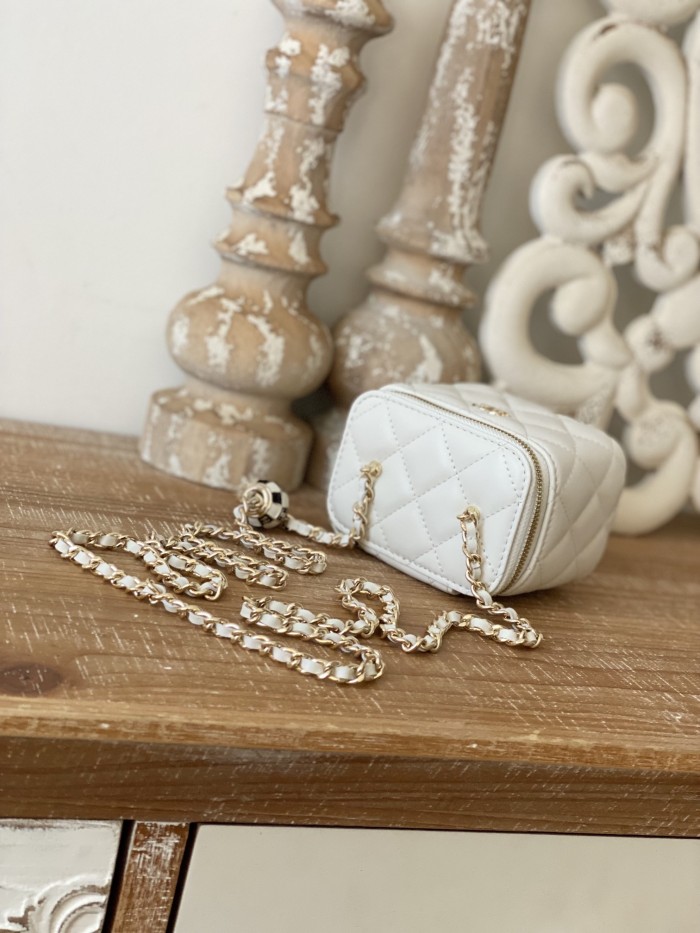 Handbag Chanel 81241 size 10.5 8.5 7 cm