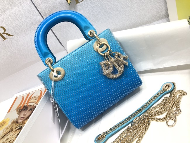 Handbag Dior M0505 size 17×15×7 cm