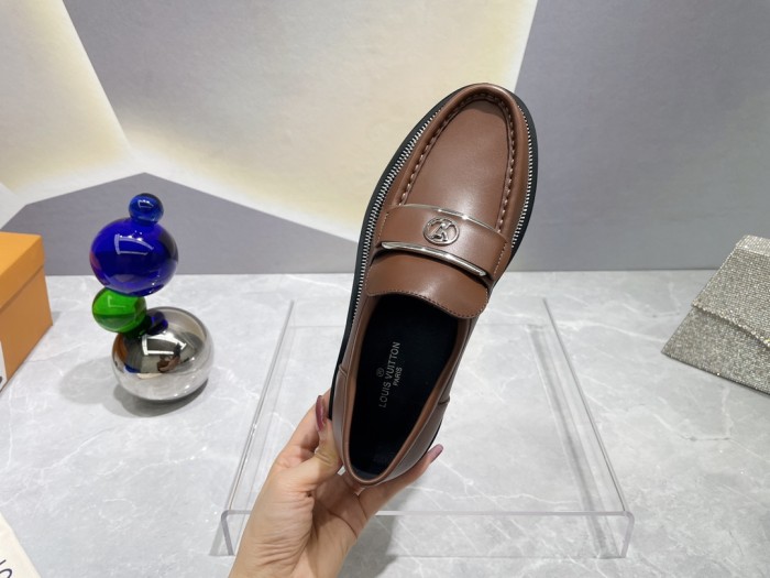 Louis Vuitton shoes WOMEN 3