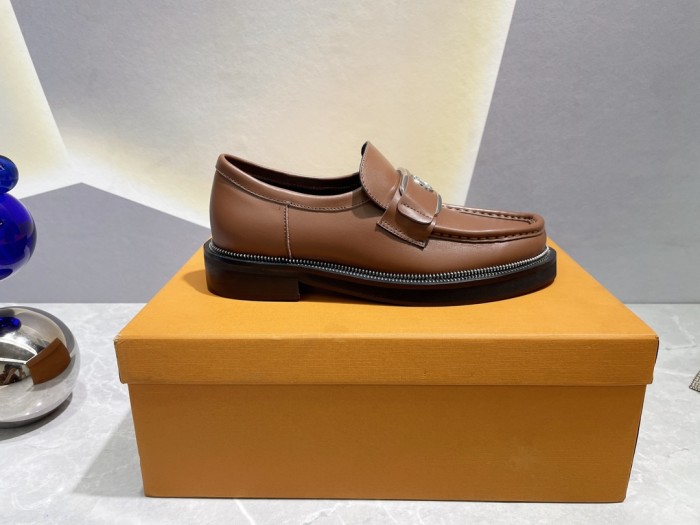 Louis Vuitton shoes WOMEN 3