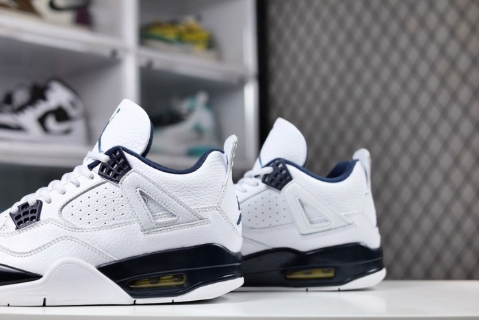 Jordan 4 Retro Columbia (2015)