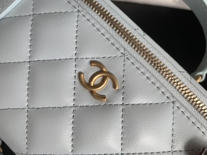 Handbag Chanel size 17.5cmx10cmx8 cm