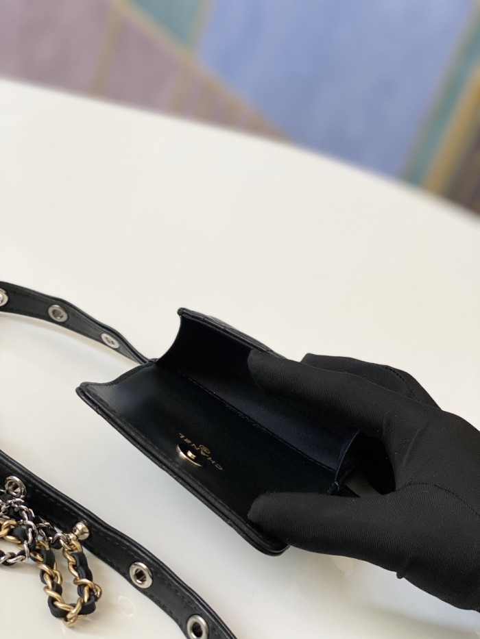 Handbag Chanel 81179 size 12 8.5 2.5 cm