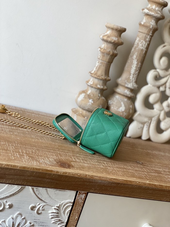 Handbag Chanel 81246 size 10.5 8.5 7 cm