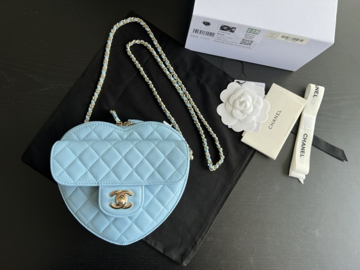 Handbag Chanel size 18cmx17cmx5 cm