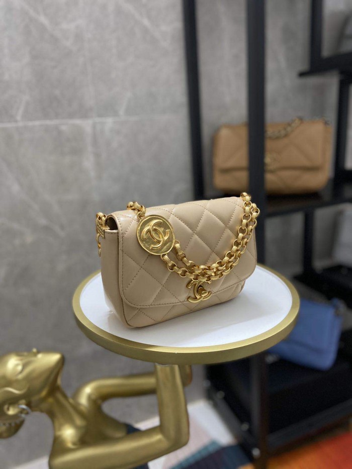 Handbag Chanel AS2189 size 14x17.5x6 cm