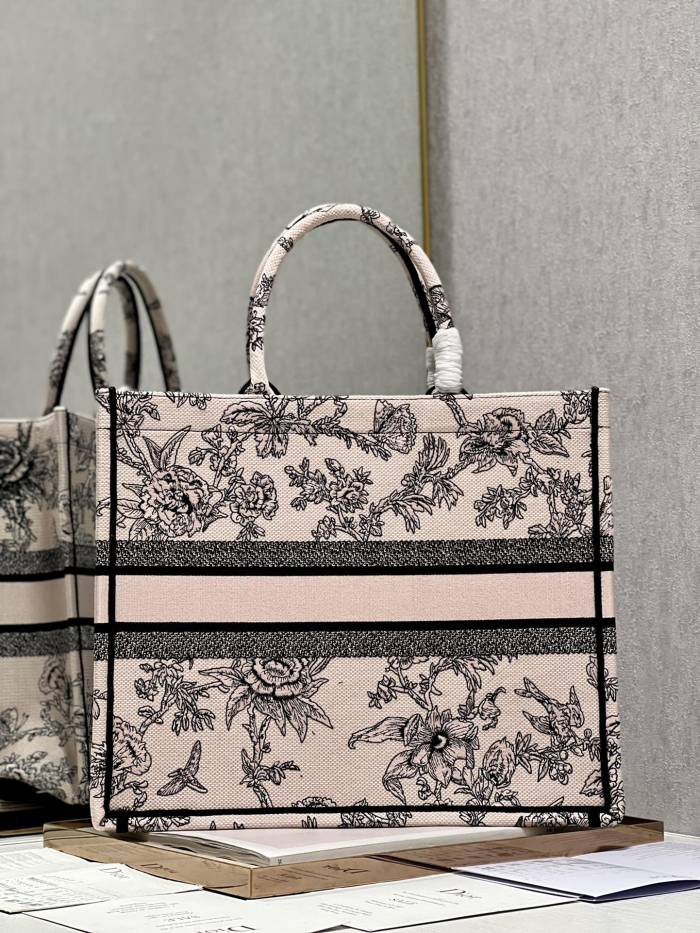 Handbag Dior 1286 size 41*32 cm