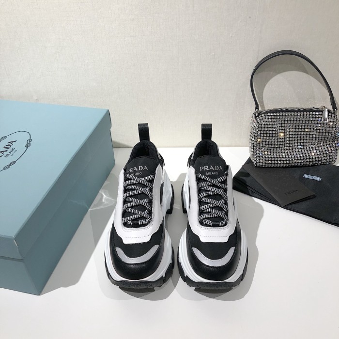 Prada Low Top sneaker 53