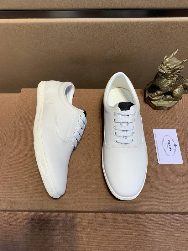 Prada Low Top sneaker 20