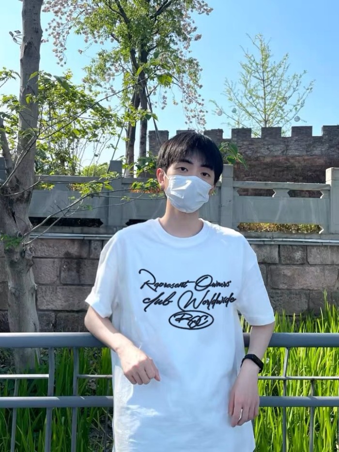 Clothes Represent 25