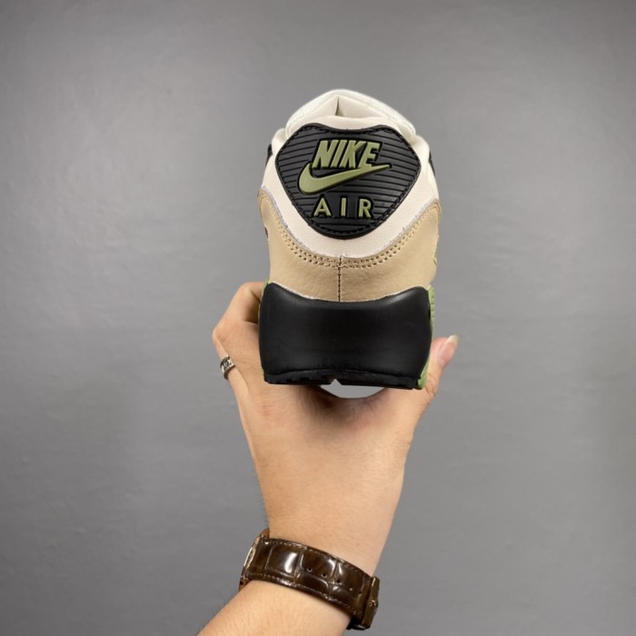 Nike Air Max 90 Lahar Escape