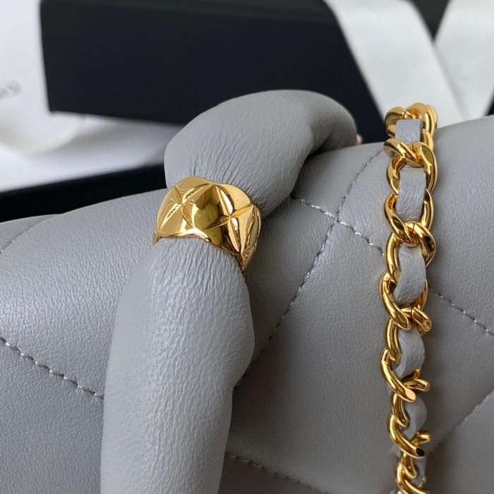 Handbag Chanel AP2236 size 19 cm