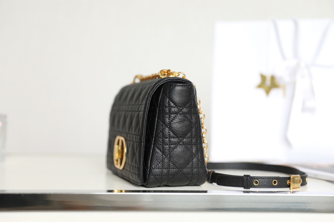 Handbag Dior size 25.5x15.5x8 cm