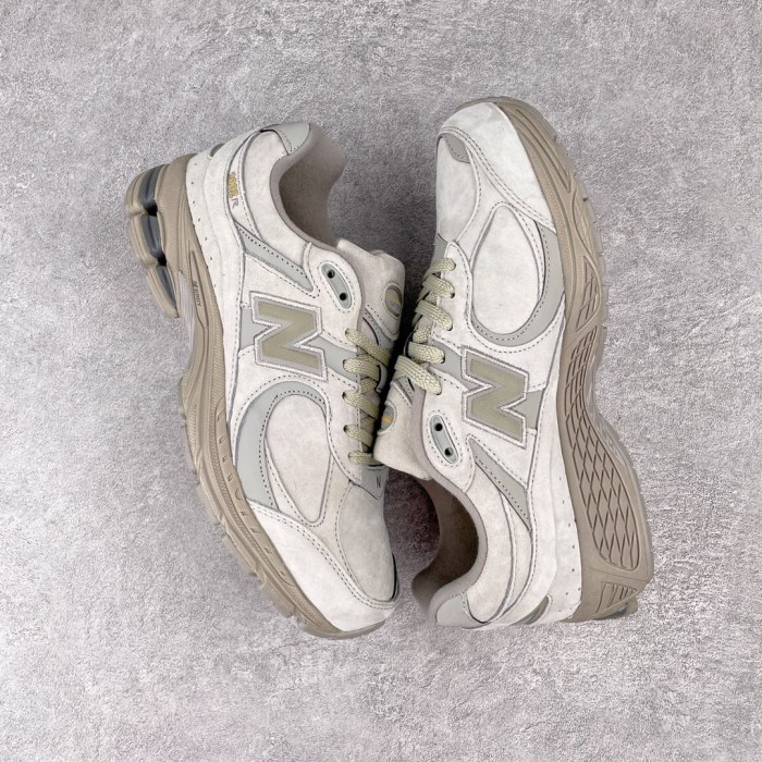 New Balance 2002R Sneaker 2