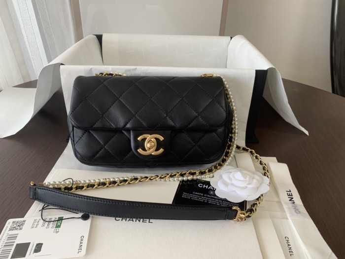 Handbag Chanel AS2210 size 20 cm