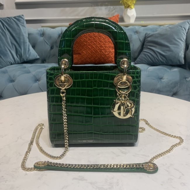 Handbag Dior size 17 x 7.5x 14 cm