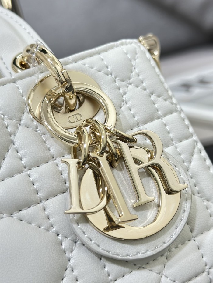 Handbag Dior S0910 size 16 x 9 x 5 cm