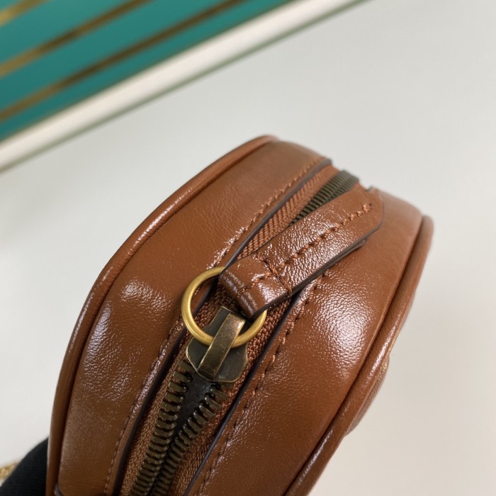 Handbag Gucci 598597 size 10.5*17*5 cm