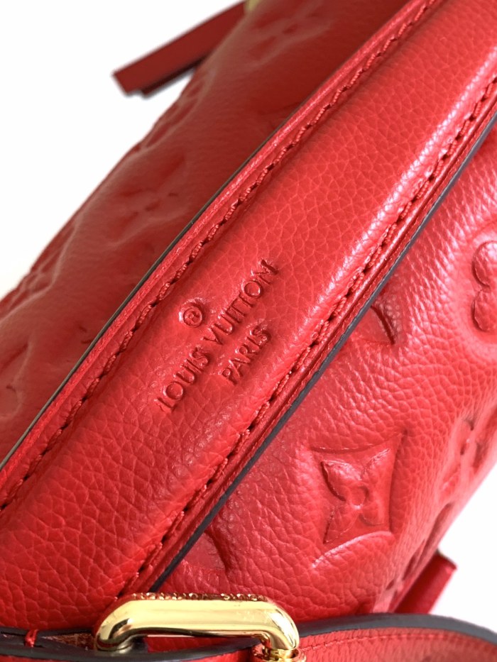 Handbag Louis Vuitton M44018 size 25 x 19 x 9 cm