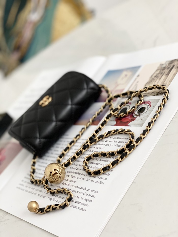 Handbag Chanel 81135 size 12.5 9 2.5 cm