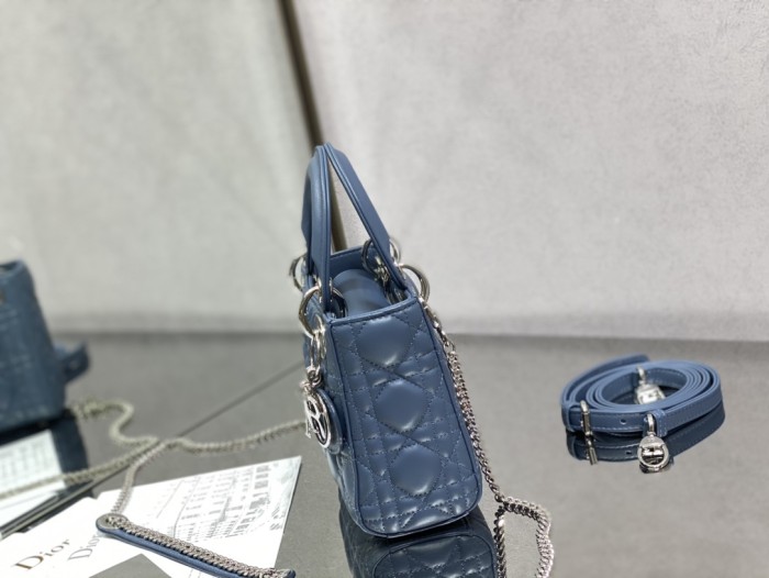 Handbag Dior size 17 cm