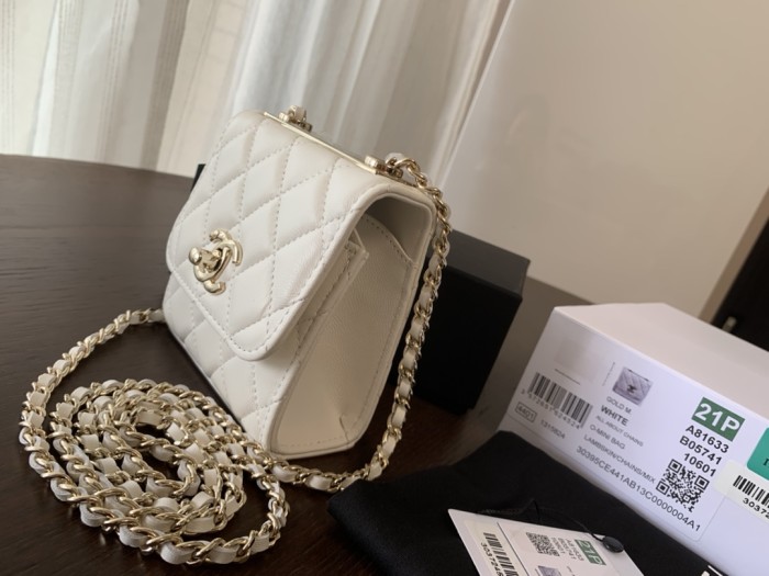 Handbag Chanel A81633 size 11cmx11cmx5 cm