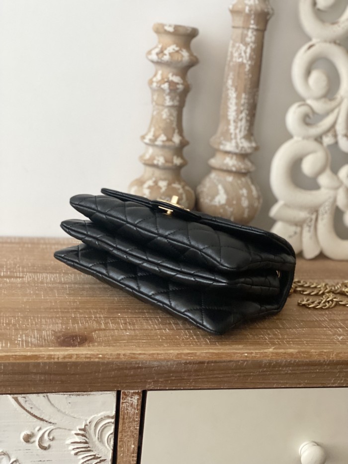 Handbag Chanel AS3393 size 14x22x8 cm