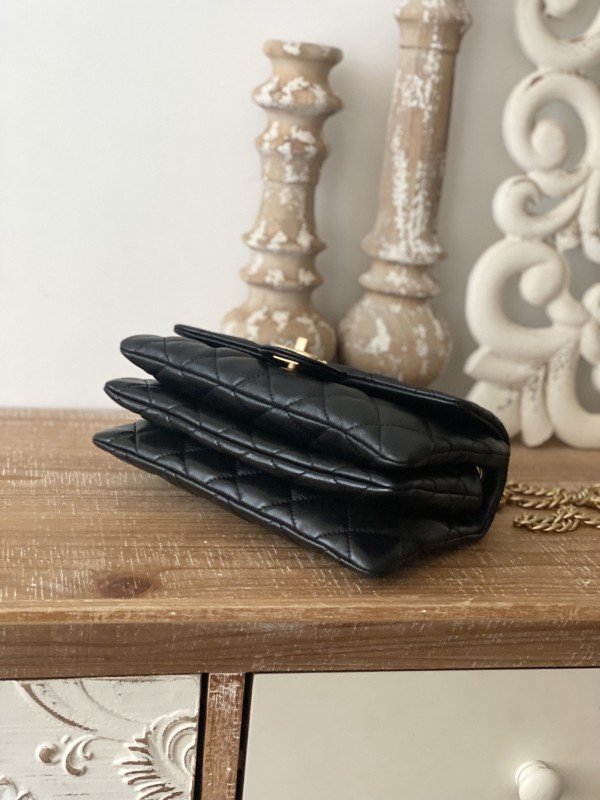 Handbag Chanel AS3393 size 14x22x8 cm