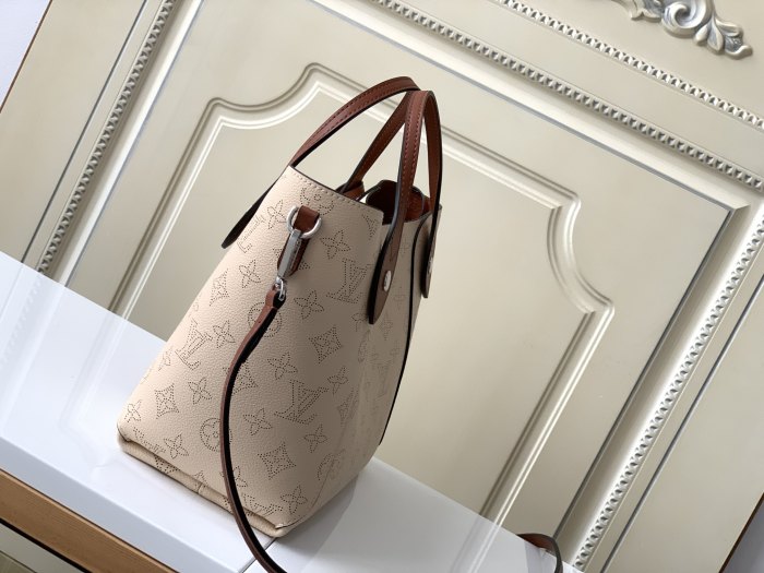 Handbag Louis Vuitton M54351 size 23 x 21 x 13 cm