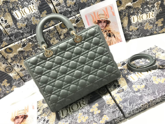 Handbag Dior M0566 size 32*25*11 cm