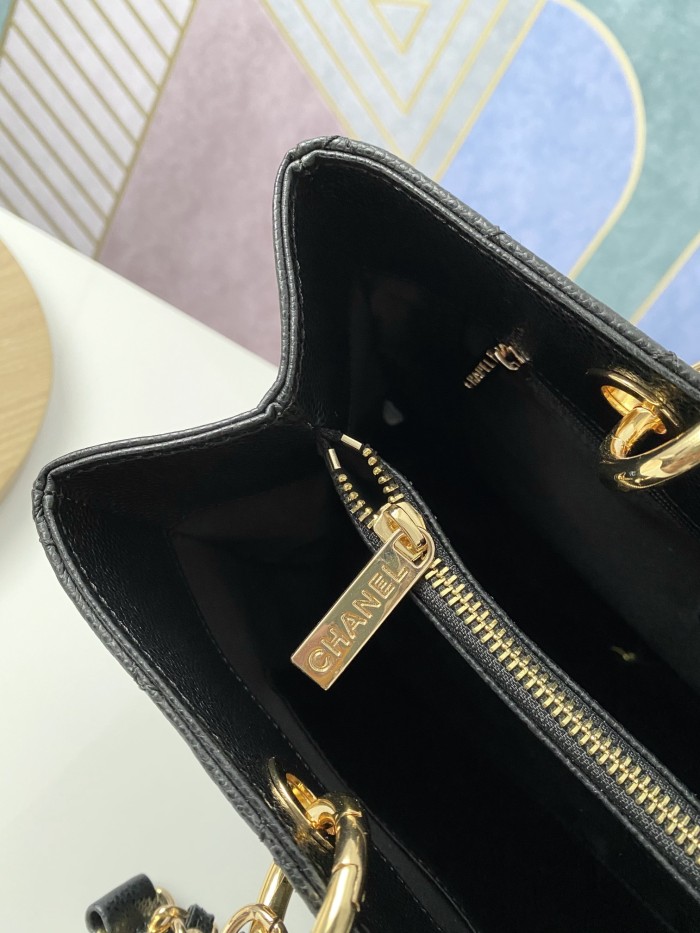 Handbag Chanel 20995 size 34x25x14 cm