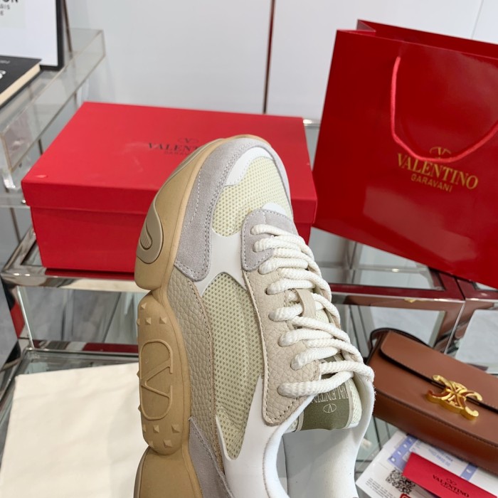 VALENTINO GARAVANI Bubbleback Sneaker 3