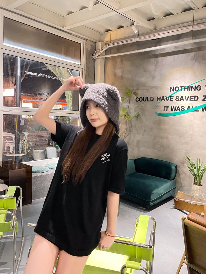 Clothes Louis Vuitton 108