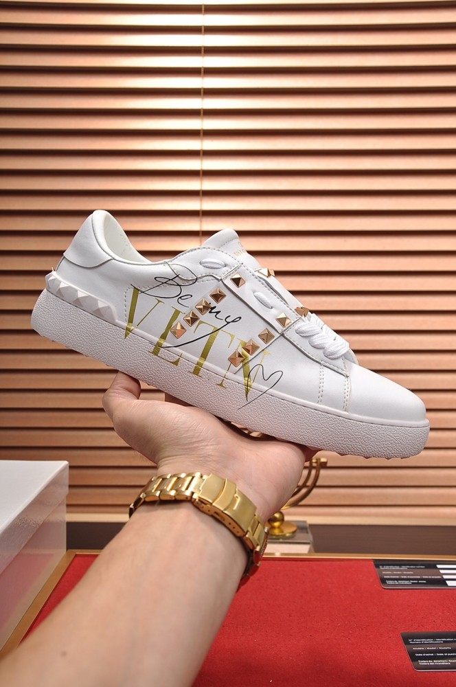 Valentino Garavani Rockstud Untitled calfskin sneaker 24