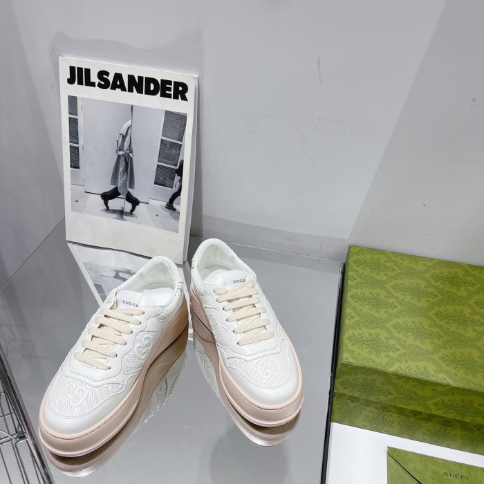 Gucci Women's GG sneaker 2