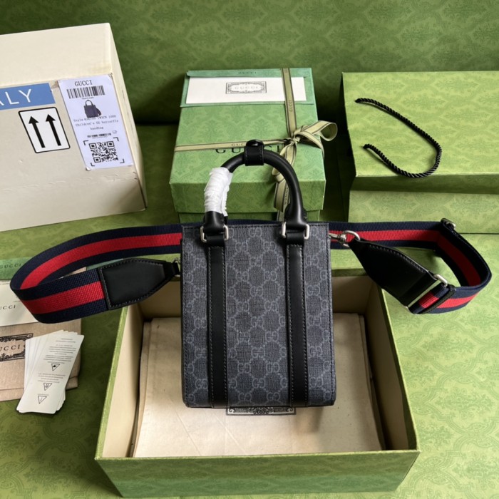 Handbag Gucci 696010 size 16*20*7 cm
