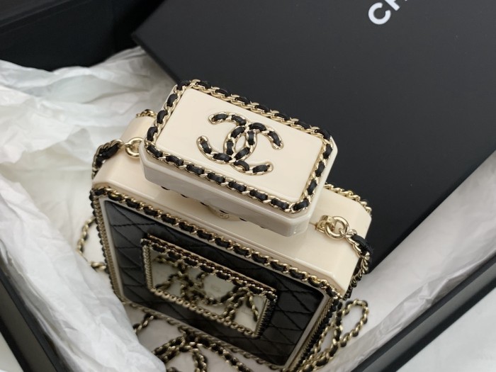 Handbag Chanel sizez 16*9*3.5* cm