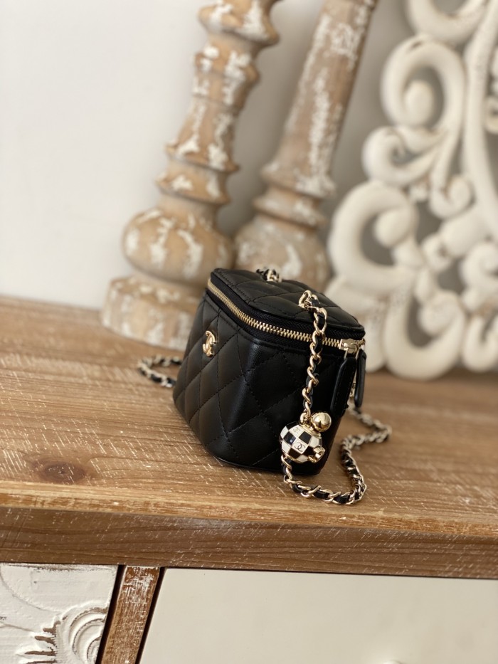 Handbag Chanel 81241 size 10.5 8.5 7 cm