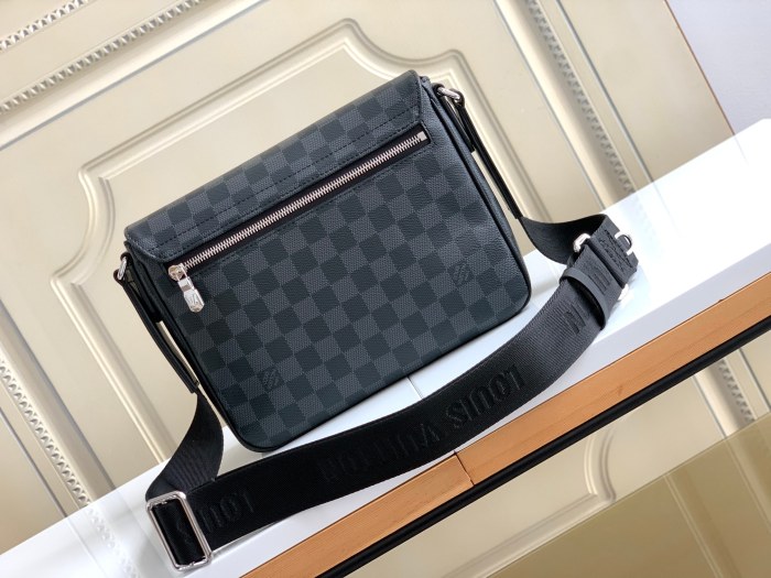 Handbag Louis Vuitton 42710 size 26 x 20 x 7 cm