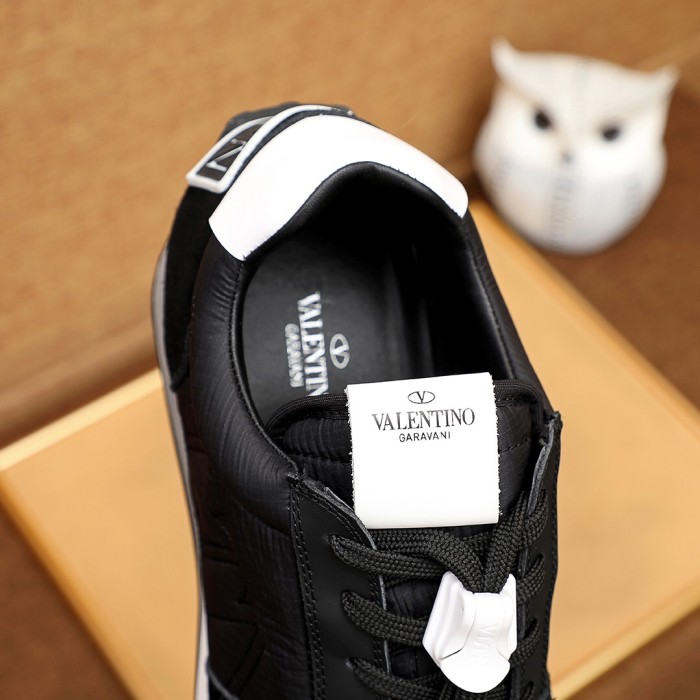 Valentino Garavani Low-top sneakers 14