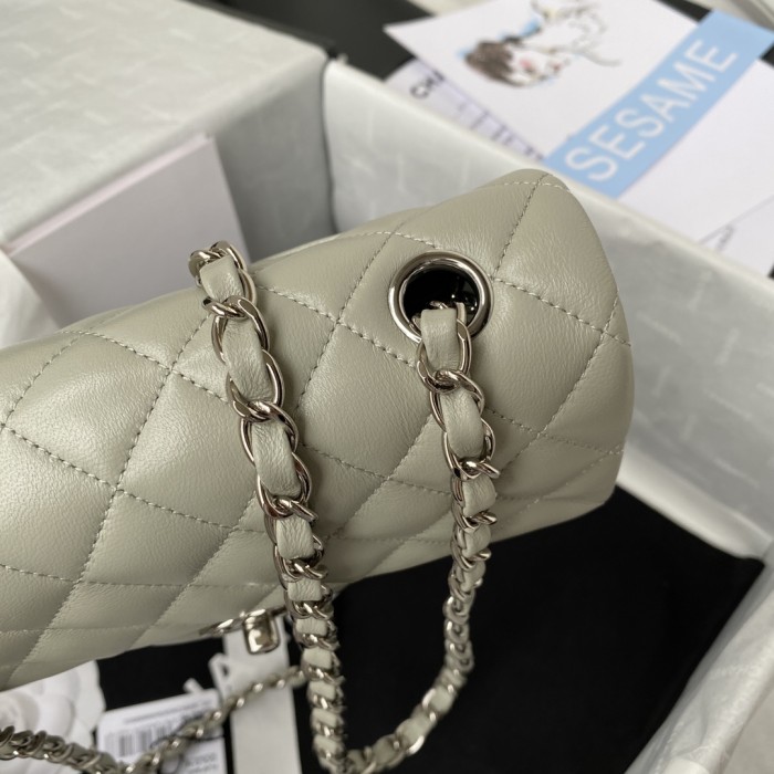 Handbag Chanel size 20 cm