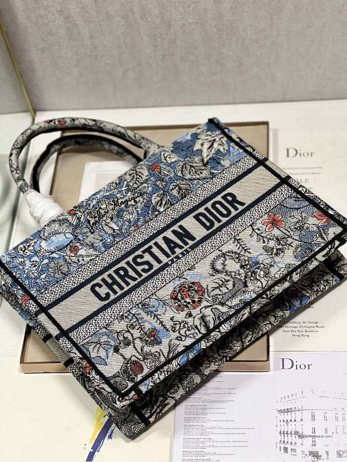 Handbag Dior 1286 size 36×28 cm
