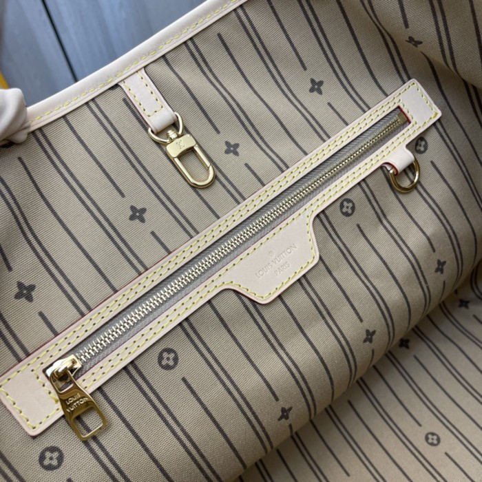 Handbag Louis Vuitton M40352 size 46*30*13 cm