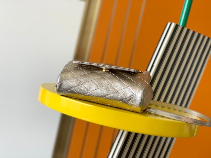 Handbags SAINT LAURENT 672738 size 18x13x6cm