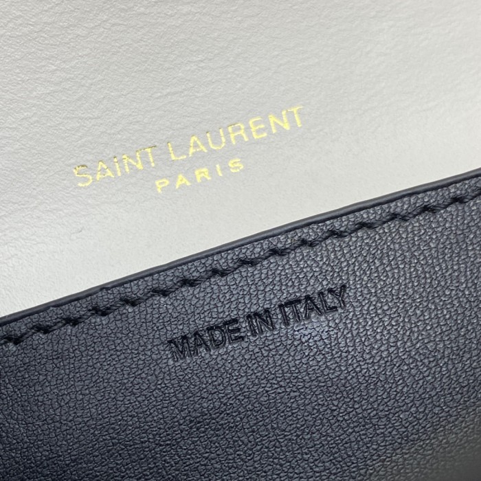 Handbags SAINT LAURENT 607788 size 19x12x4 cm