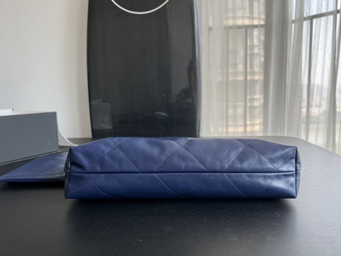 Handbag Chanel size 39cmx42cmx8 cm