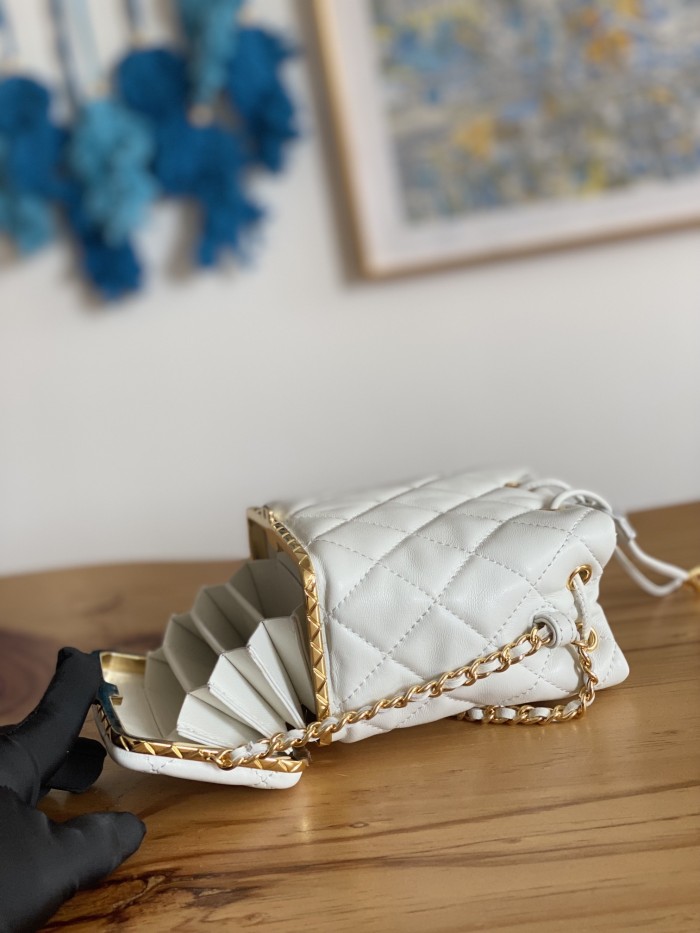 Handbag Chanel 2750 size 14*11*8 cm